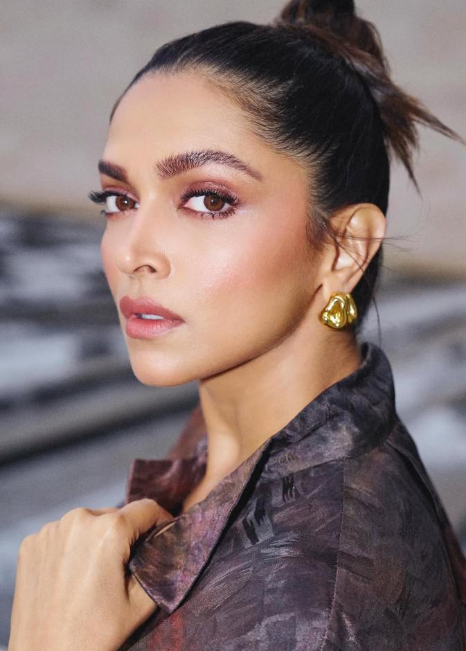 مكياج وتسريحات شعر ديبيكا بادوكون للمناسبات