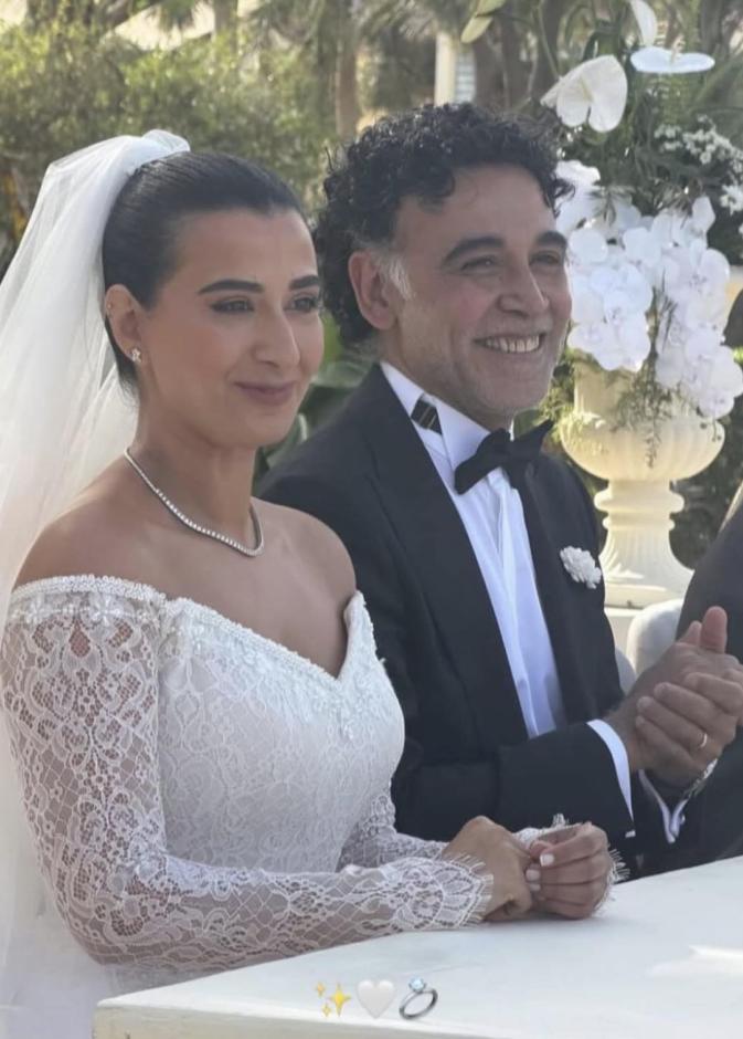 هاني خليفة وزوجته