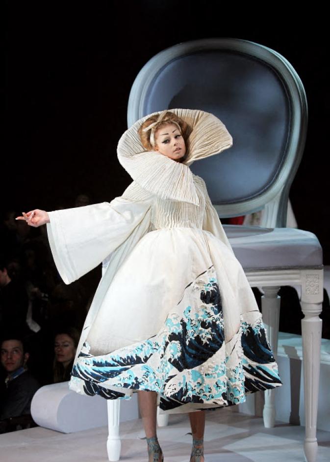 الفن والموضة.. خطان يلتقيان في موجة كاناغاوا العظيمة، فهل ستظهر مرة أخرى؟