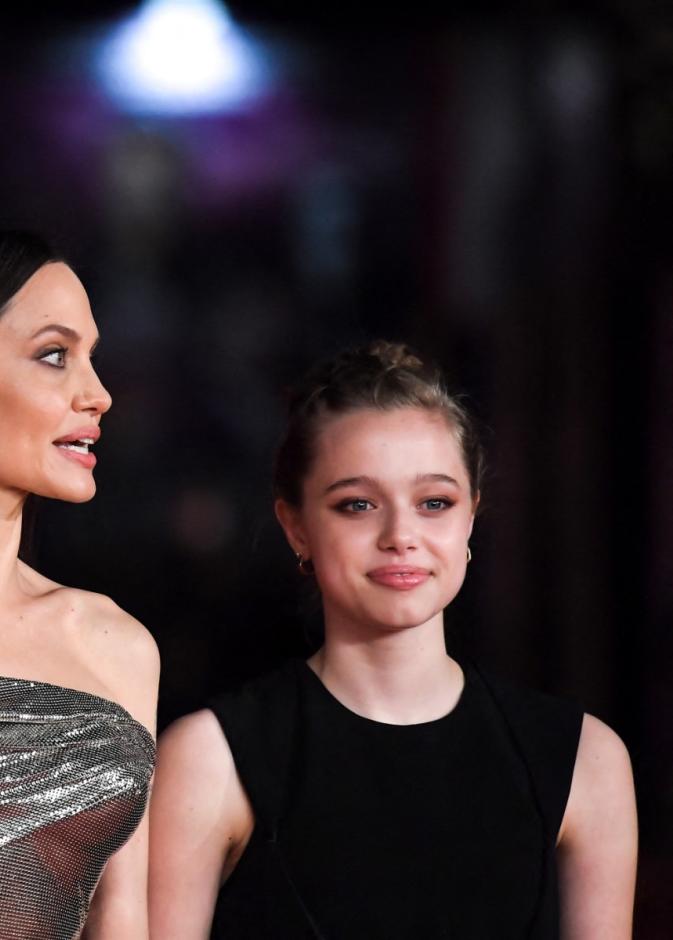 أنجلينا جولي وابنتيها