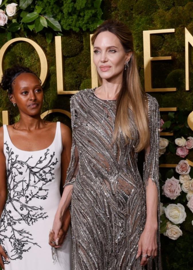 زهرة مع والدتها أنجلينا جولي