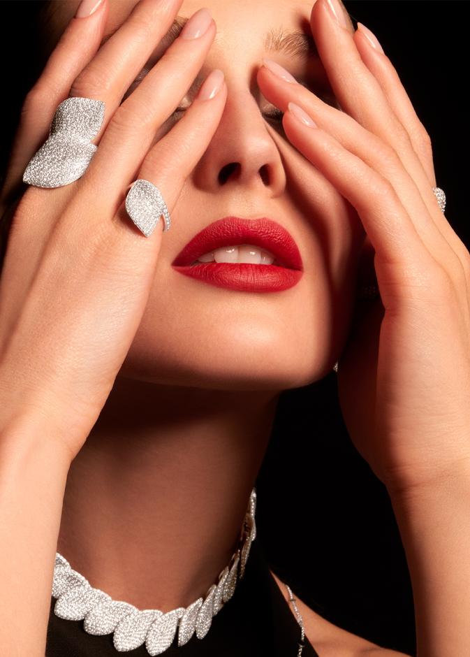 مجموعة Aleluià جمال الأجنحة المتحركة وأوراق الشجر المتمايلة