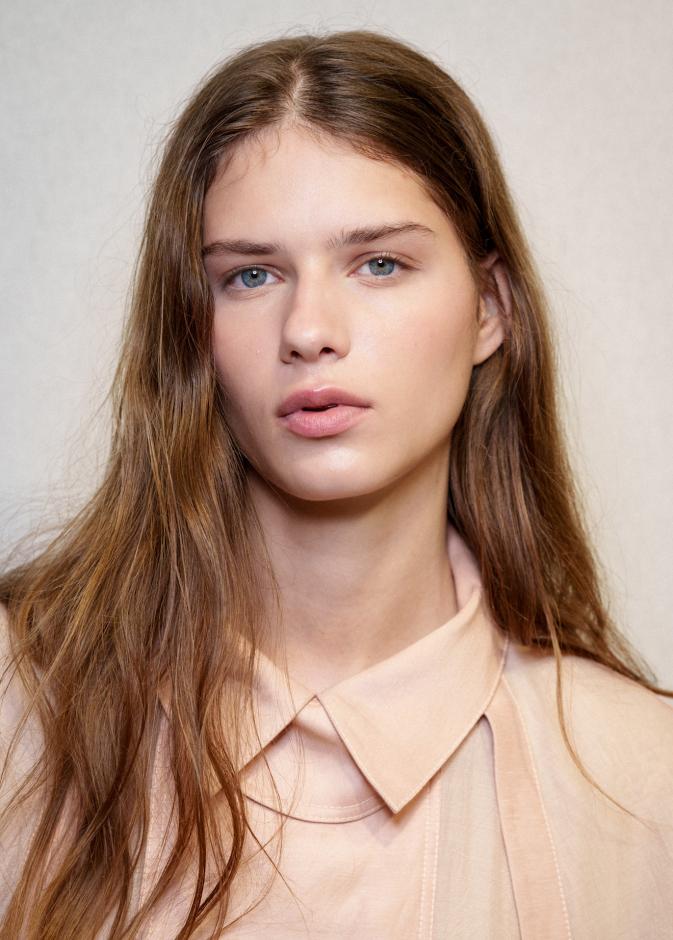 عيون مشرقة وخالية من الهالات مع الكريمات والسيروم