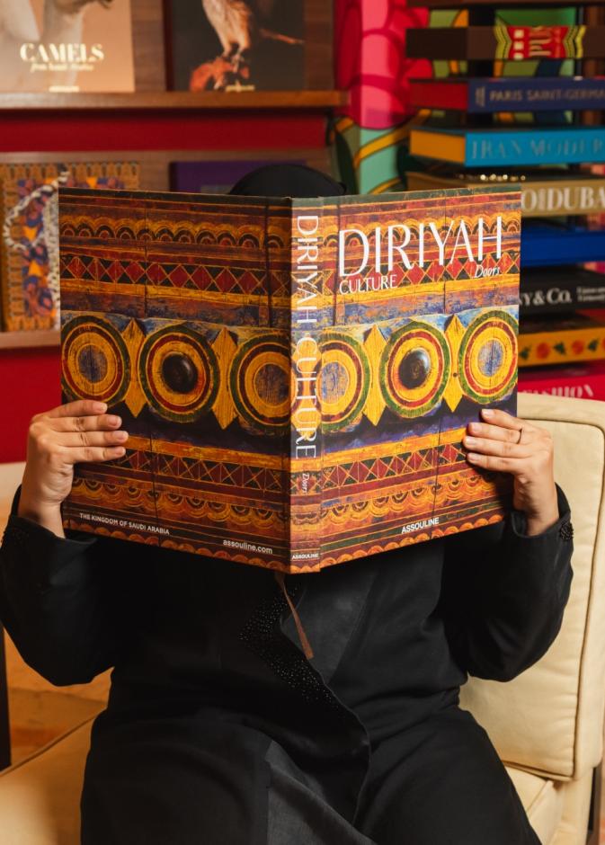 في يوم الكتاب العالمي… سبع مدن سعودية تُروى عبر الكتب