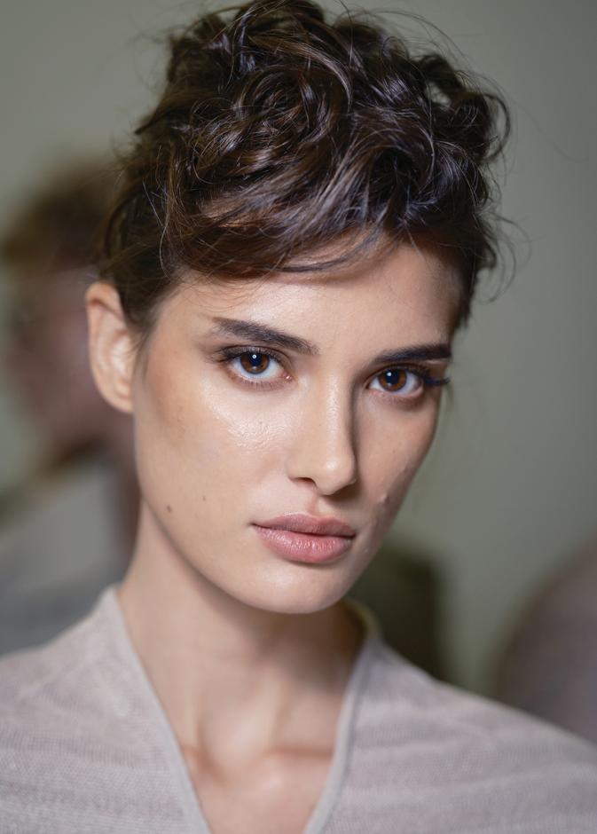 تجديد حقيبة الجمال للموسم الجديد: خطوة بسيطة لبشرة أكثر إشراقًا