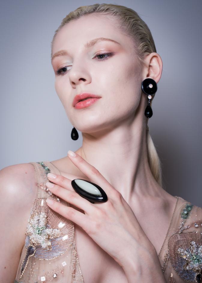 موضة أظافر الـ Whisper Nails لإبراز جمال يديك