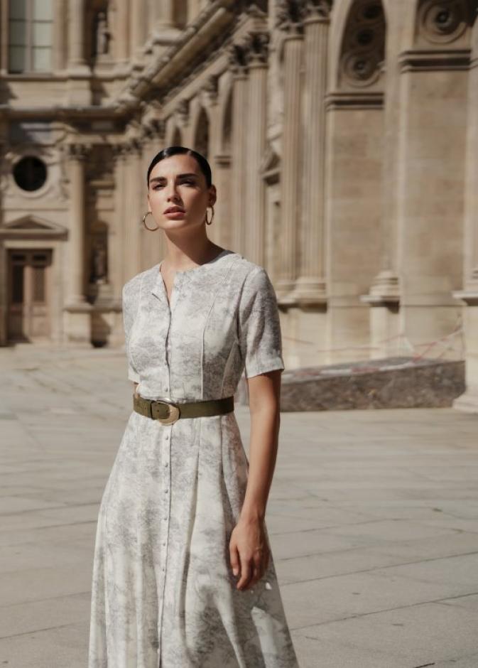 المصممة العُمانية أمل الرئيسي تكشف عن مجموعة "بورتريه للنعومة المعاصرة"