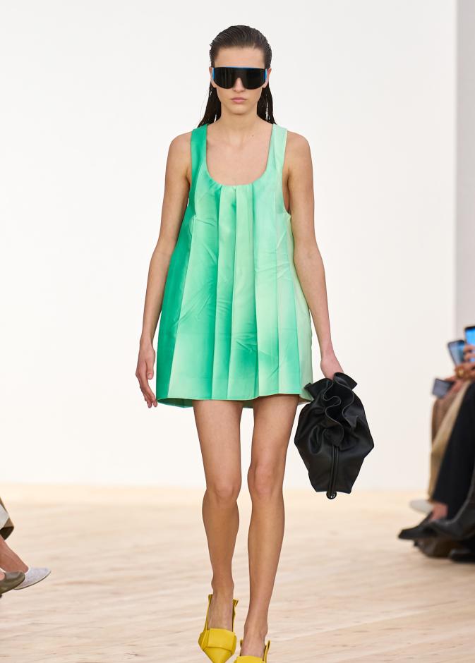 درجة جريئة من اللون الأخضر من Loewe