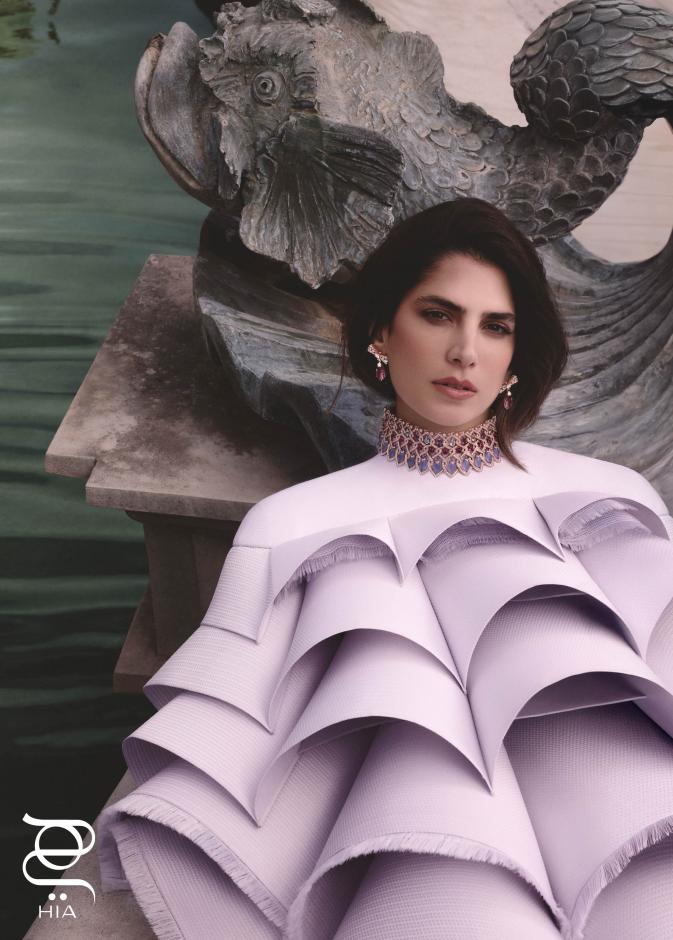 كارمن بصيبص نجمة غلاف "هي" عدد أبريل