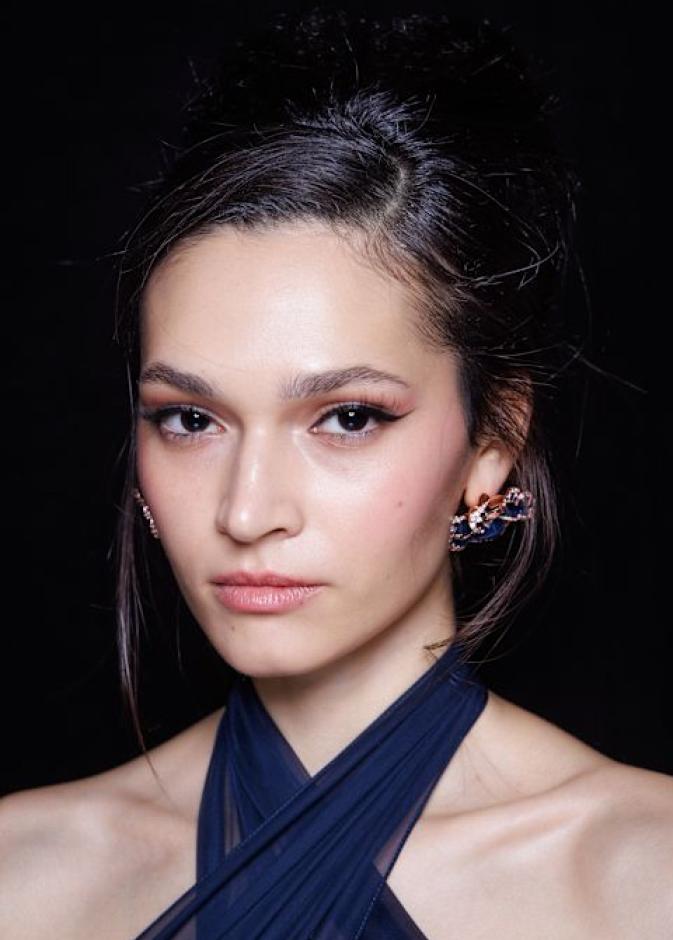 أفضل مستحضرات تجمع بين التجميل والعناية بالبشرة