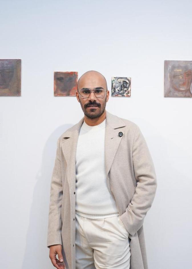 خاص لـ“هي”: الفنان عبدالرحمن حمدي… تجربة تتشكل بين الإحساس والتجريد