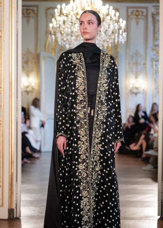 خاص "هي": سارة المهندي تضع Hindami على منصة باريس برؤية خليجية معاصرة