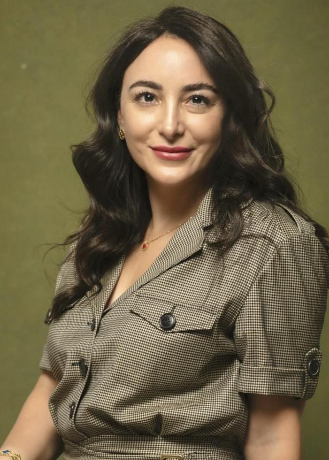 هيا البيطار، خبيرة القيادة والتحوّل الشخصي، ومدرّبة علم الوجود (الأنطولوجيا)، والمعالجة بالفن المقيمة في دبي