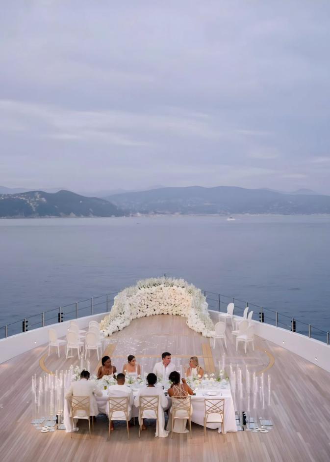 عدد ضيوف أقل ولحظات حميمة أكثر