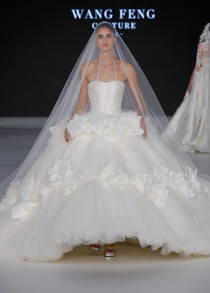 تنورة بطبقات من دار  Wang Feng