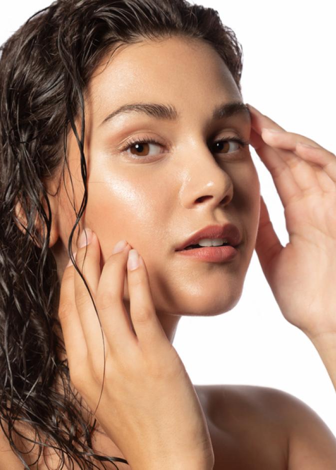 كيف تستخدمين الهيالورونيك أسيد بشكل صحيح لبشرة ممتلئة؟