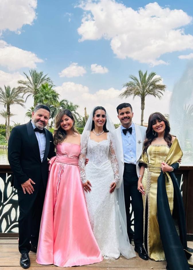 إدوارد يحتفل بزفاف ابنه