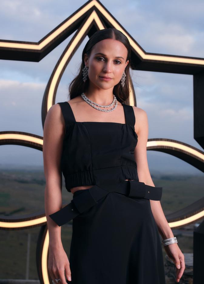 الممثلة السويدية ALICIA VIKANDER