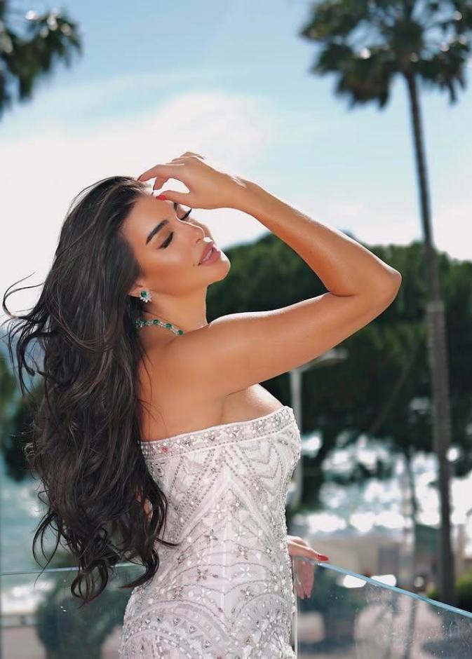 ياسمين صبري في مدينة كان الفرنسية