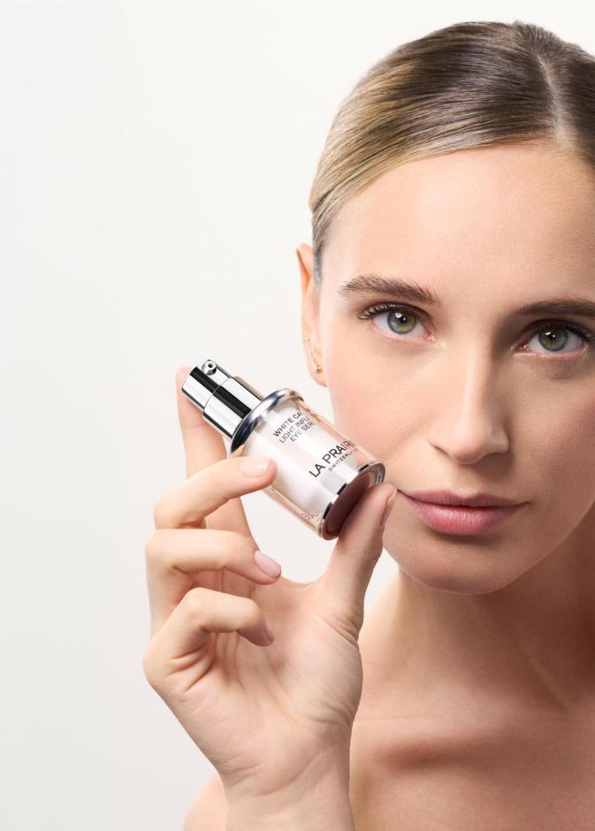 سيروم العيون WHITE CAVIAR LIGHT INFUSION من La Prairie