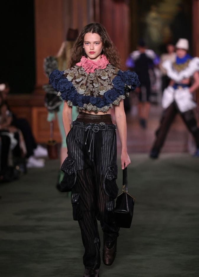 مجموعة Louis Vuitton كروز 2027..حين يتحوّل التاريخ إلى مادة حيّة للحاضر