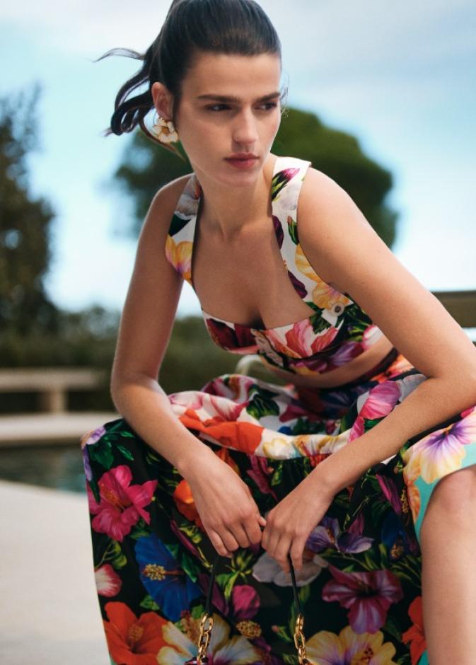 تعاون حصري يجمع ‏Dolce&Gabbana‏ وMytheresa‏... تجسيد متكامل لأناقة الصيف الإيطالي