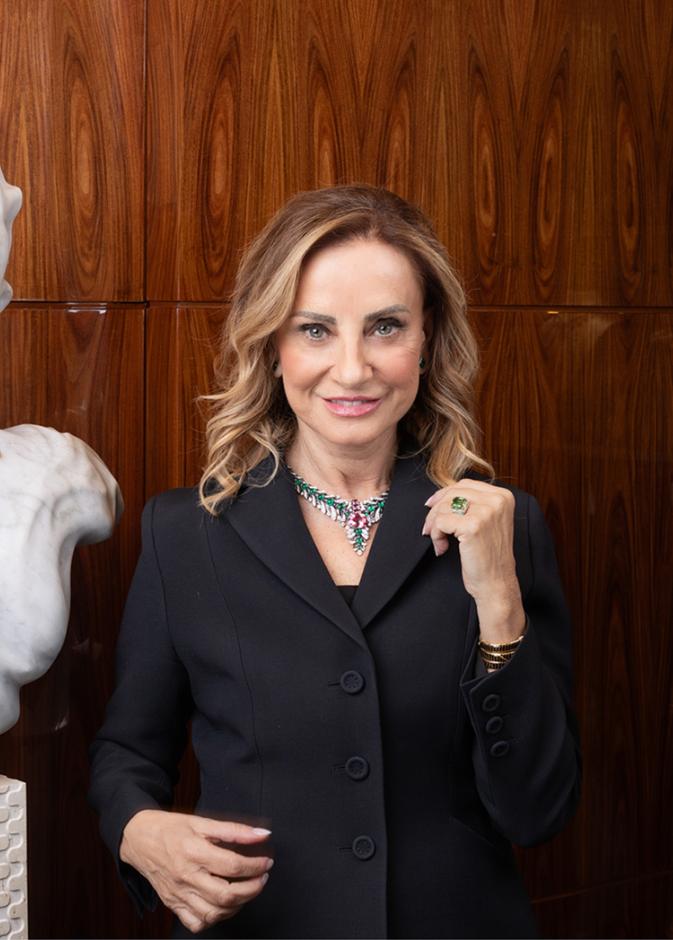  "لوتشيا سيلفستري" المديرة الإبداعية للمجوهرات والمسؤولة عن شراء الأحجار الكريمة لدى "بولغري"‏
