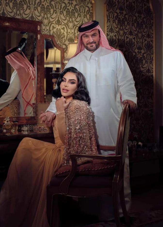 أحلام ومبارك الهاجري يحتفلان بذكرى زواجهما الـ26