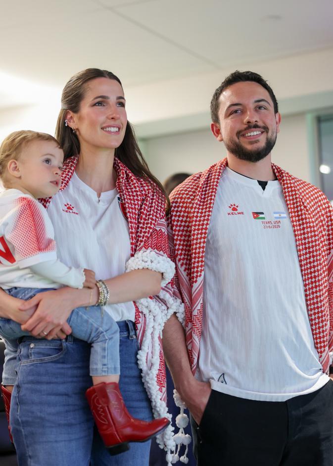 الأمير الحسين والأميرة رجوة يدعمان النشامي