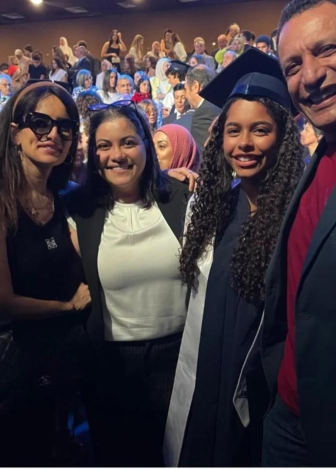 زينة بجوار ابنة شيرين عبدالوهاب