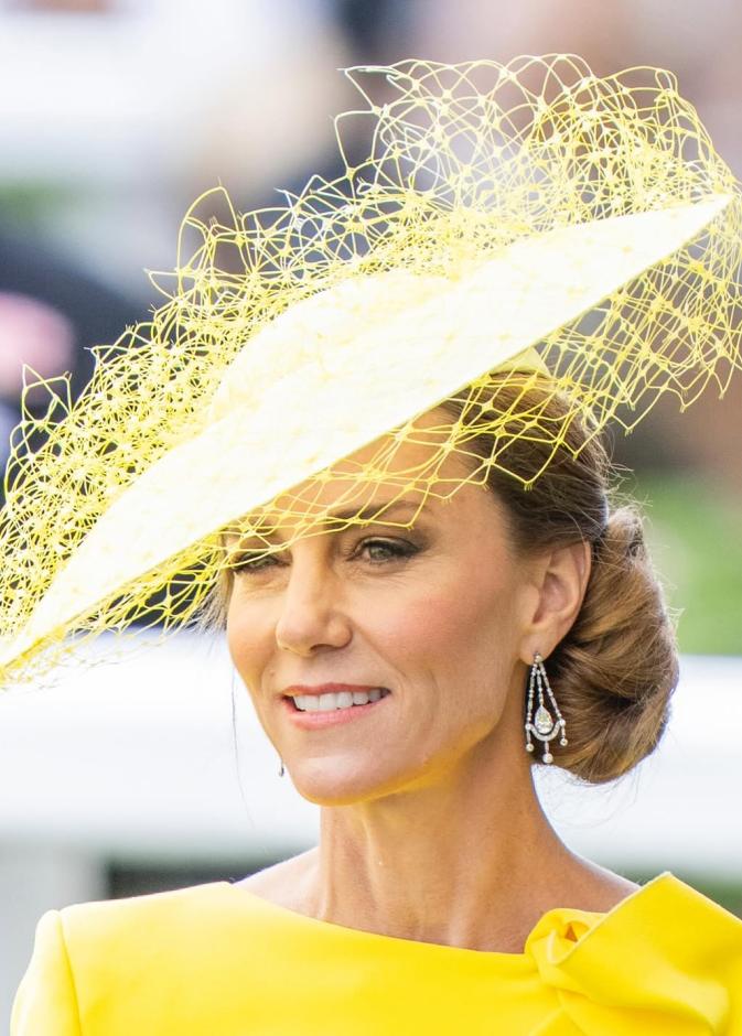 رسمات المكياج الداكن بأسلوب kate Middleton