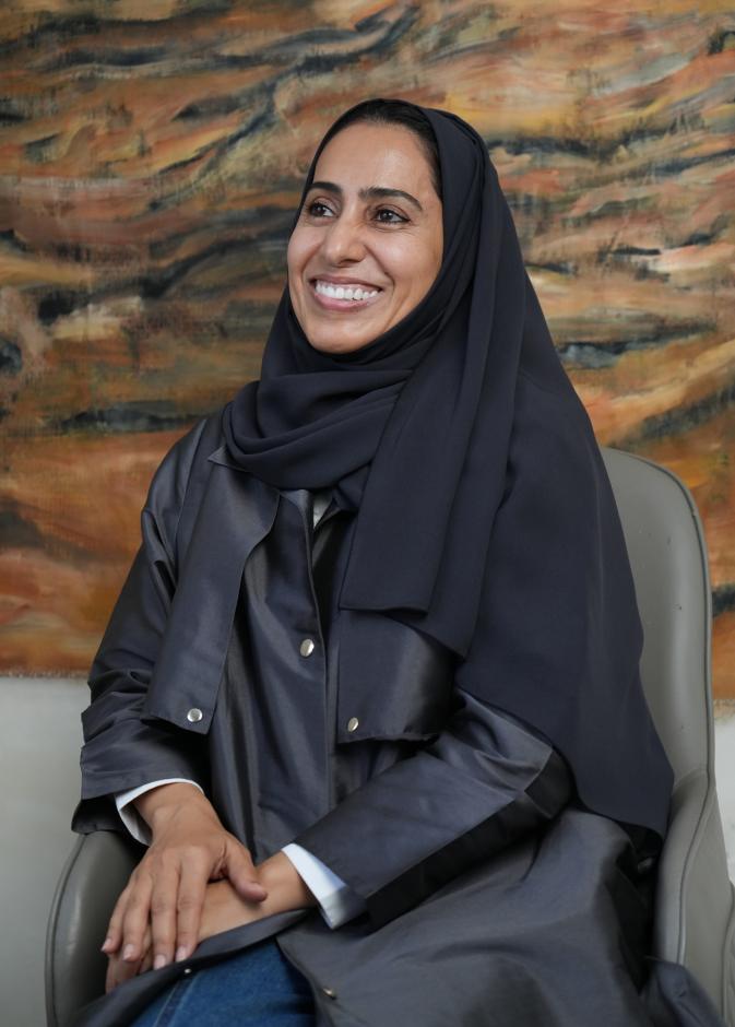 موزة الفالسي: الحزن لا ينتهي... بل يتخذ أشكالاً جديدة داخلنا