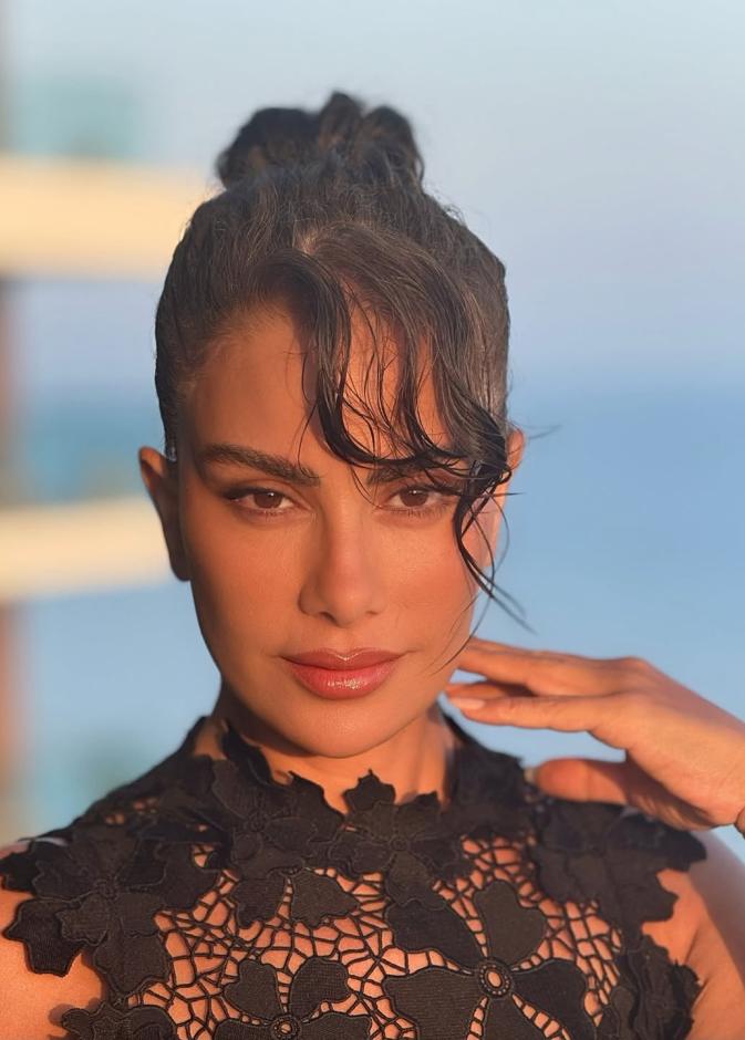 إطلالات صبا مبارك بعد نهاية مسلسل "ورد على فل وياسمين": بين سحر "اللا مكياج" واللوك العصري