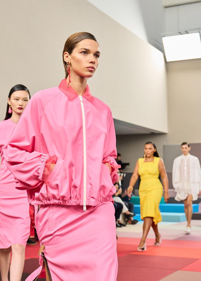 من الـ Athleisure إلى الـ Sportsmart: نهاية المقايضة بين الراحة والأناقة