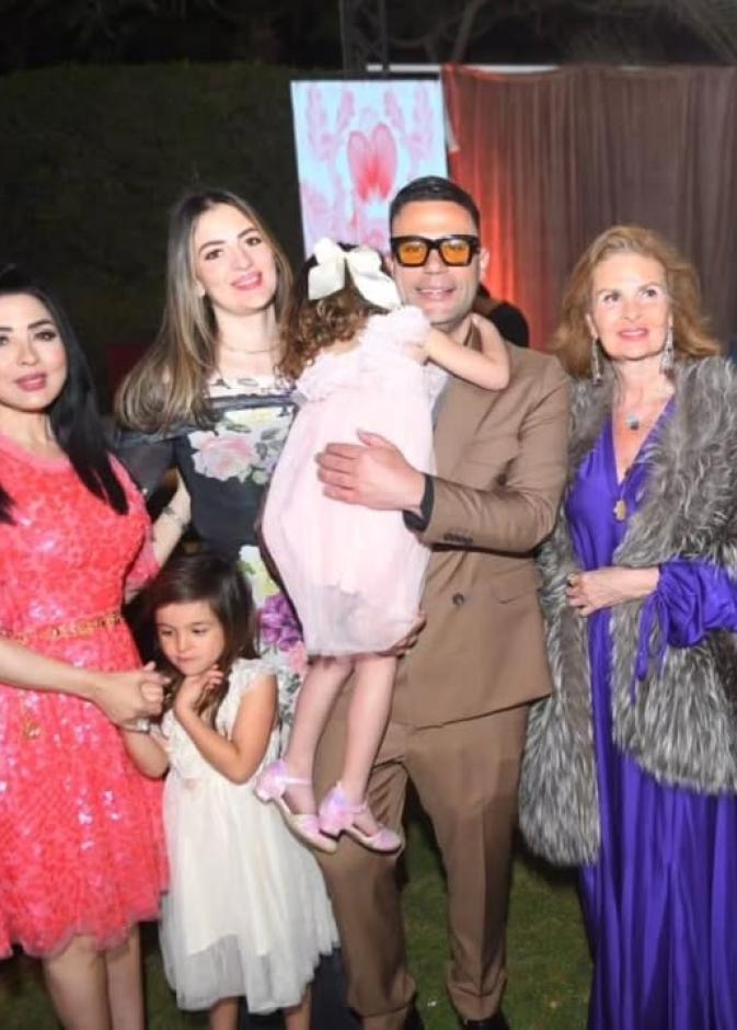 محمد إمام وزوجته وابنته