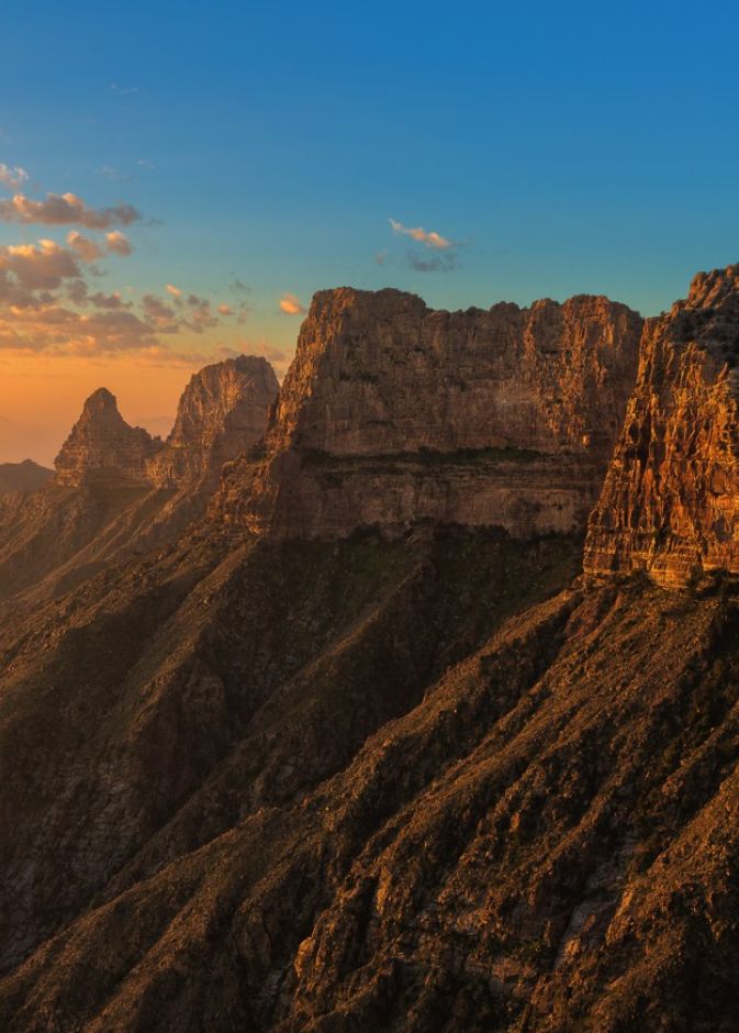 صيف سعودي فوق الغيوم.. دليلك لأجمل الوجهات الجبلية لعشاق المغامرة في المملكة