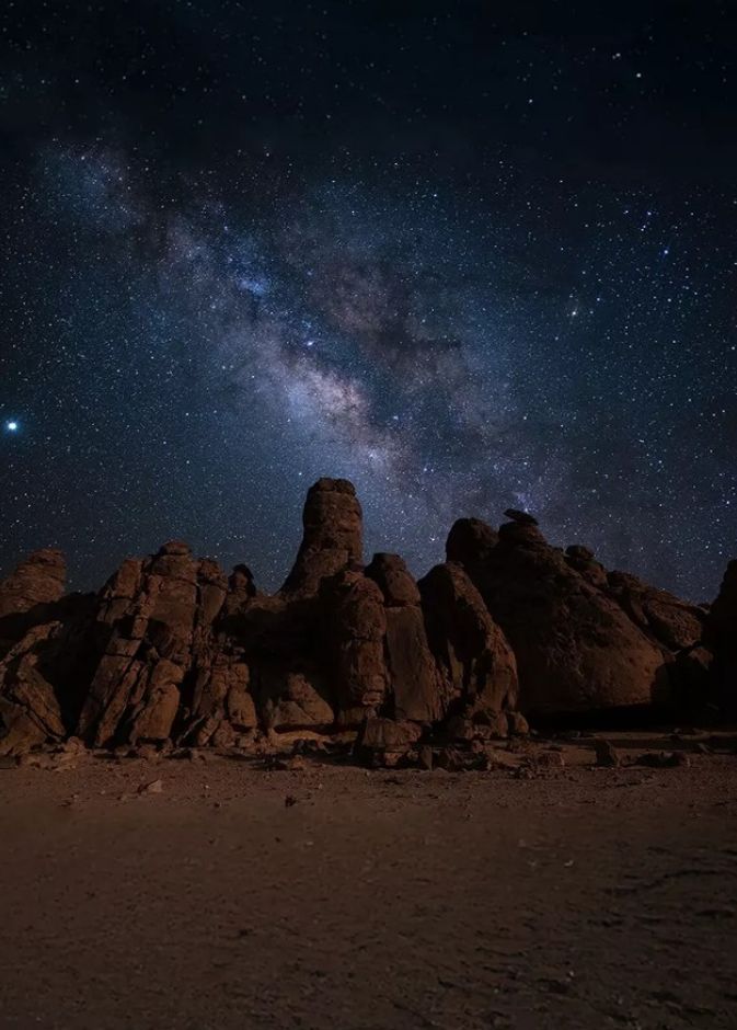 اكتشف سحر السماء: أبرز تجارب السياحة الفلكية في العالم العربي
