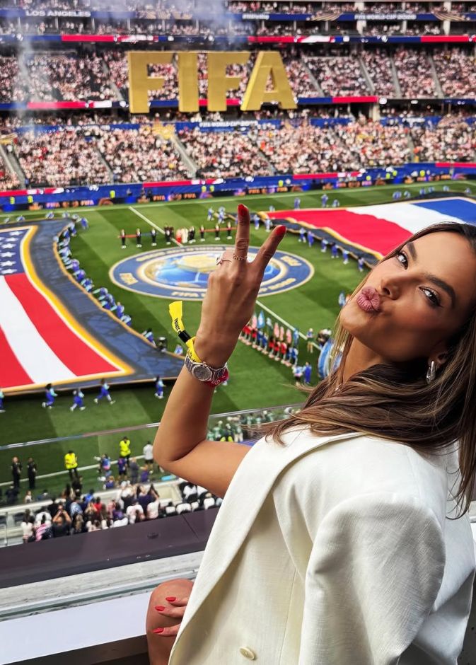  العارضة Alessandra Ambrosio صورة من انستغرامها