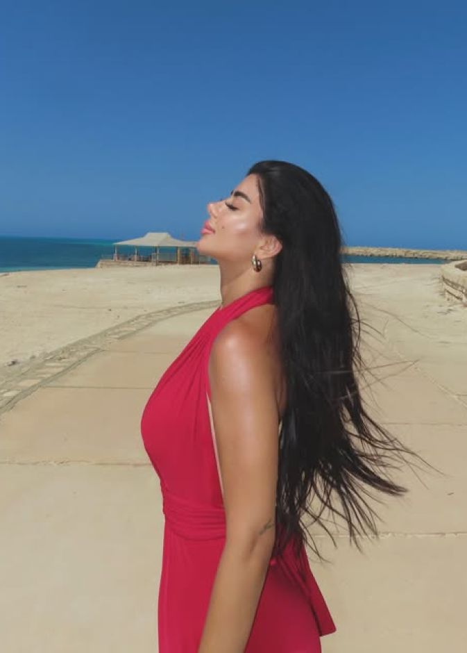الفنانة كارولين عزمي  صورة من انستغرامها