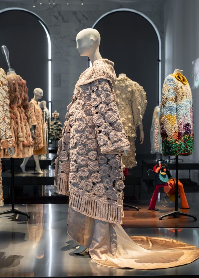 ‏10 سنوات من أزياء الكوتور الراقية من ‏FENDI‏ ‏