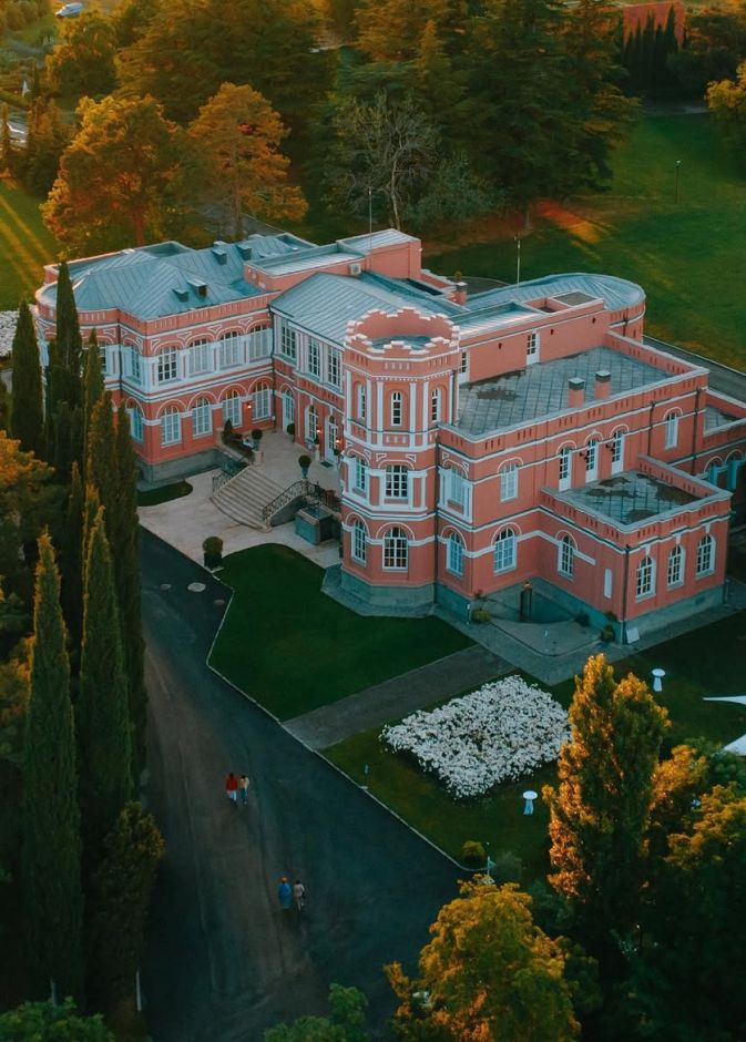 مكان خيالي لاجمل حفلات الزفاف Château Mukhrani
