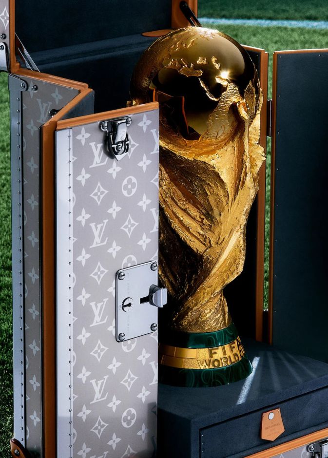 لويس فيتون تكشف عن صندوق كأس العالم 2026