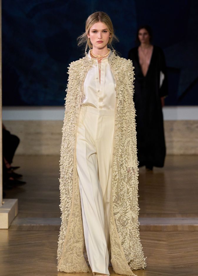 مجموعة Fendi للازياء الراقية