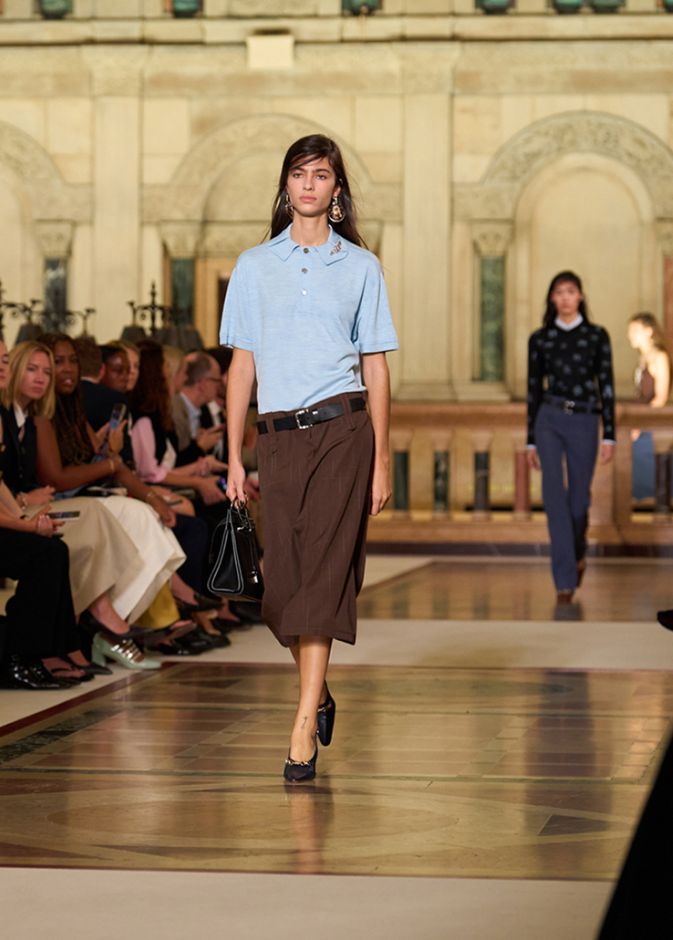 من مجموعة "توري بورش" ‏Tory Burch‏ لربيع وصيف 2026 للملابس الجاهزة