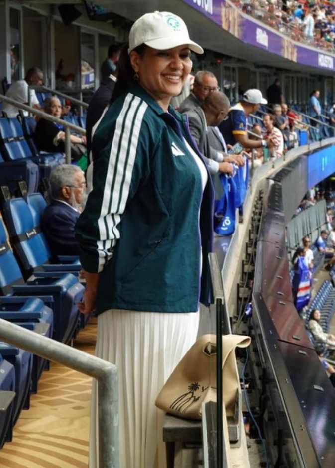 صاحبة السمو الملكي الأميرة ريما بنت بندر في مدرجات كأس العالم 2026 بإطلالة من العلامة السعودية “Kayanee”