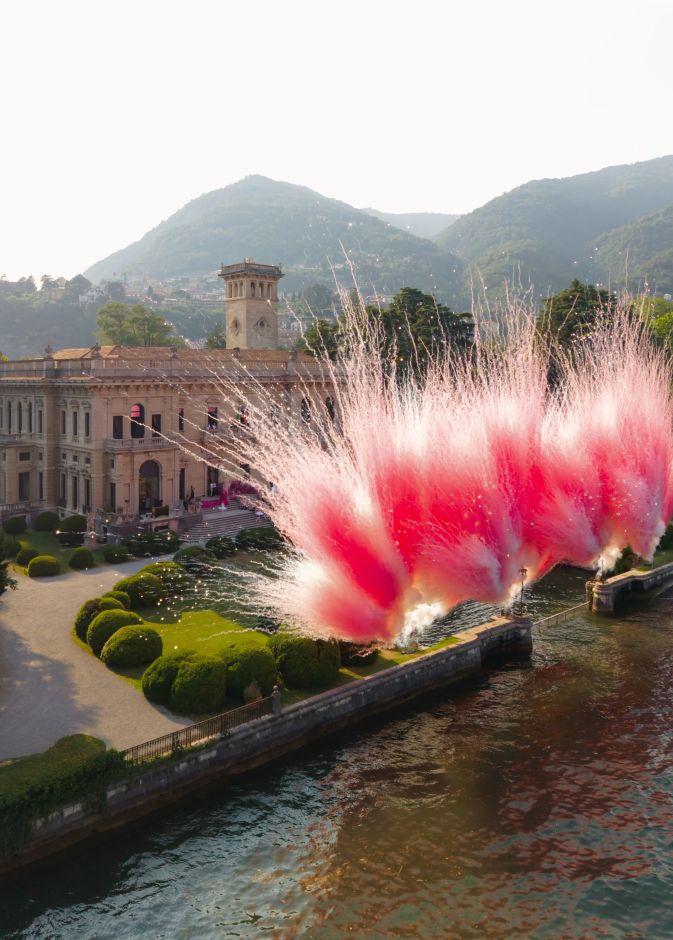 زينة الاحتفالات بالوردي- من صفحة @The Lake Como Wedding Agency