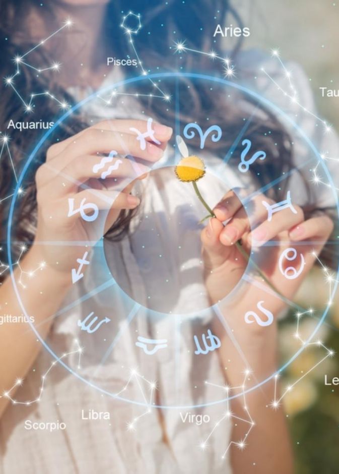 كيف تُبنى توقعات الأبراج وأشهر نجمات الأسبوع الأول من أغسطس