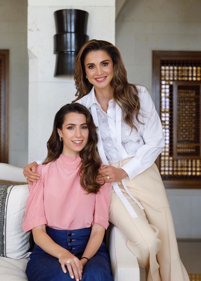 أناقة راقية تجمع الملكة رانيا والأميرة رجوة