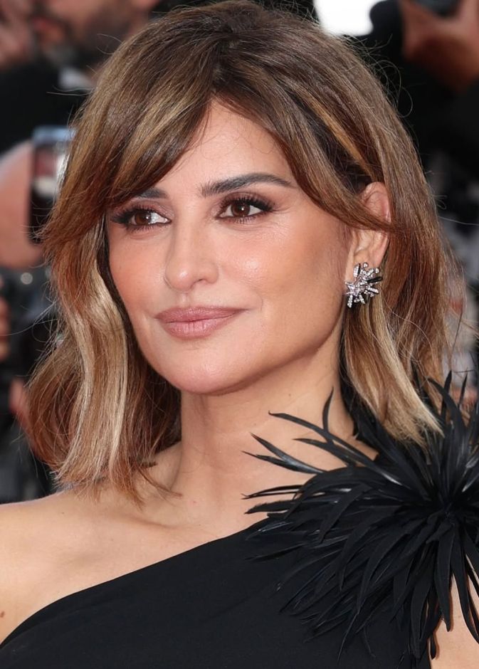 رسمات المكياج البني البراق من اطلالة Penelope Cruz