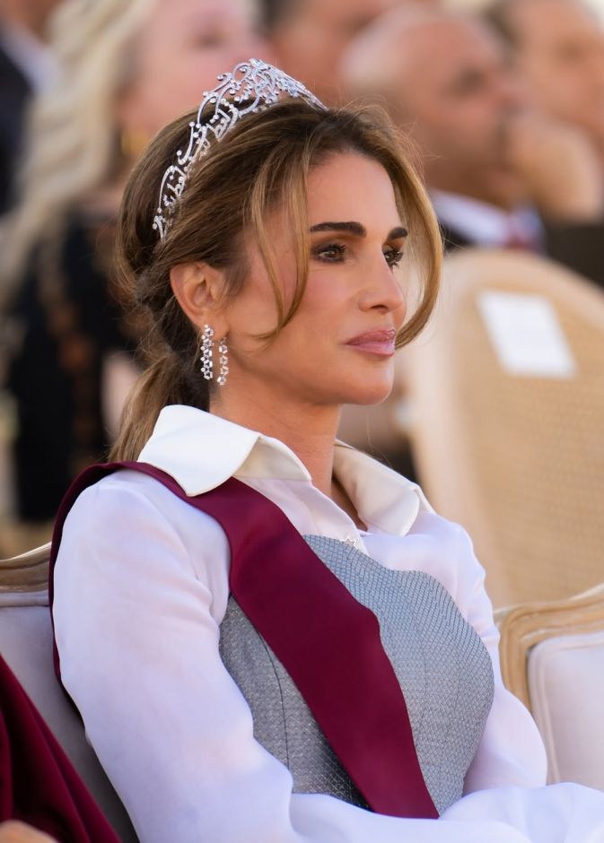 في عيد ميلادها الـ56.. كيف تغيّر جمال الملكة رانيا عبر السنوات؟ 